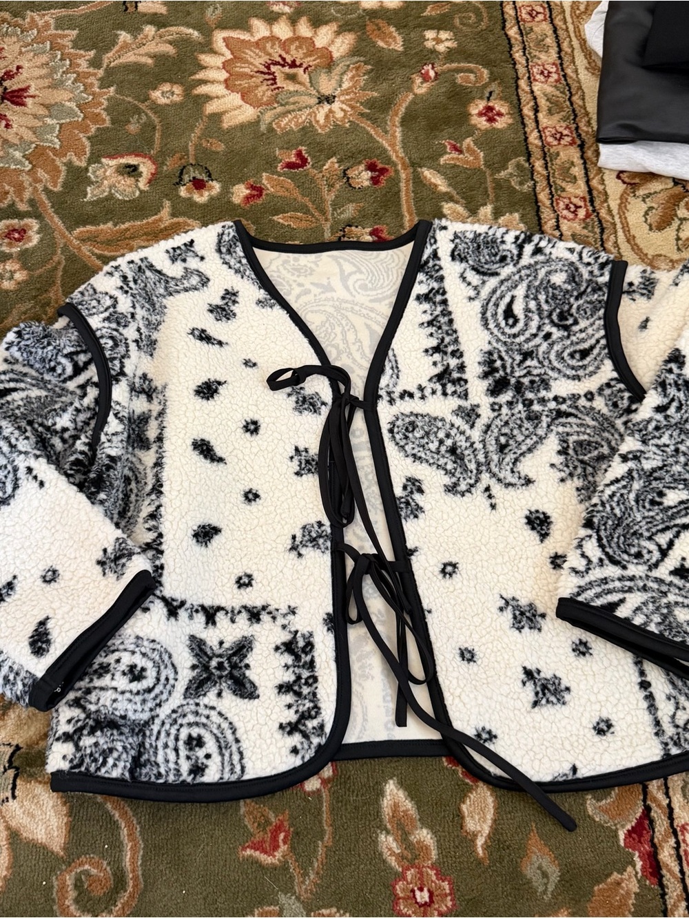 Black & cream Sherpa Tie-Front Jacket